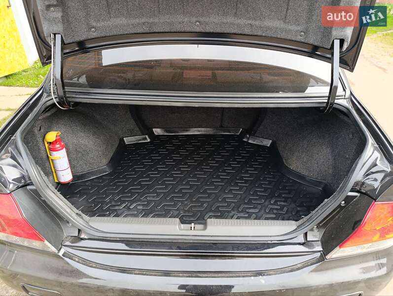 Седан Mitsubishi Lancer 2006 в Новом Роздоле