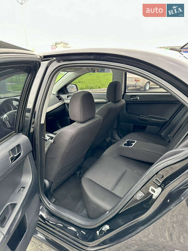 Седан Mitsubishi Lancer 2012 в Полтаве