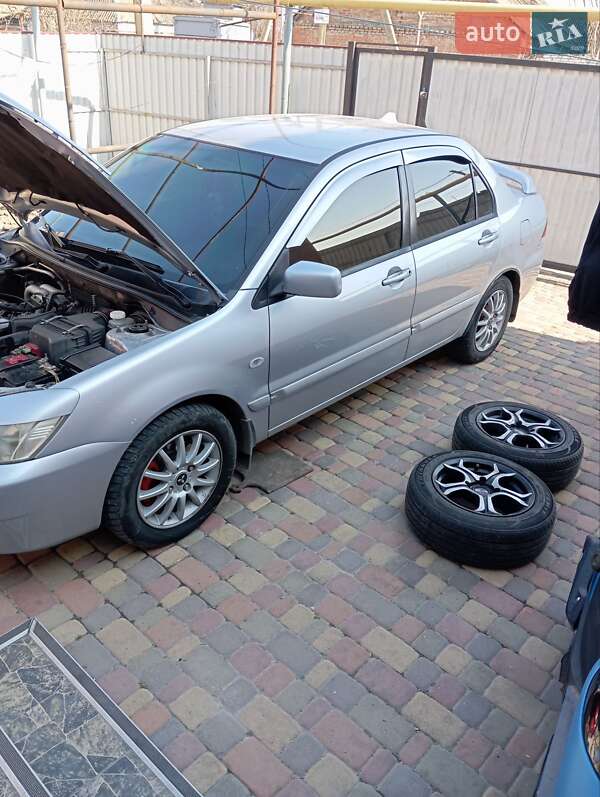 Седан Mitsubishi Lancer 2006 в Запоріжжі
