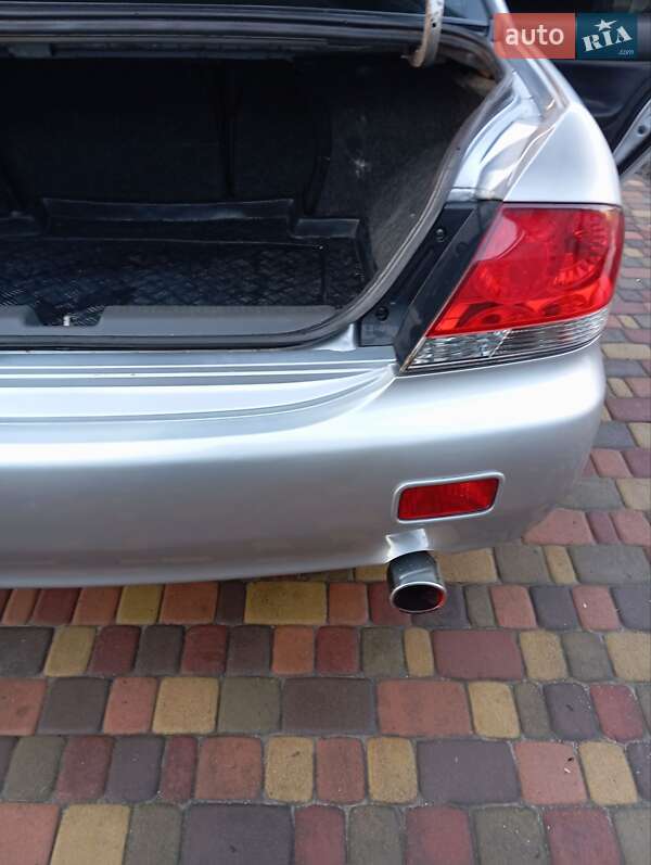 Седан Mitsubishi Lancer 2006 в Запоріжжі