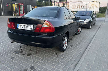 Седан Mitsubishi Lancer 2000 в Львове