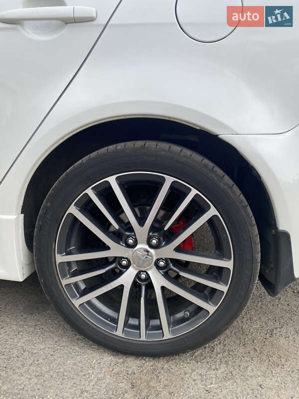 Седан Mitsubishi Lancer 2016 в Умани