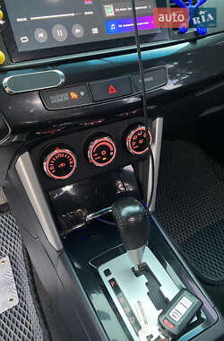 Седан Mitsubishi Lancer 2016 в 