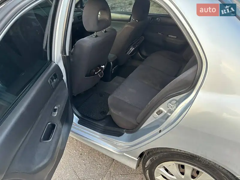 Mitsubishi Lancer