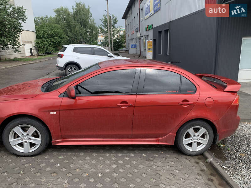 Седан Mitsubishi Lancer 2008 в Чугуеве