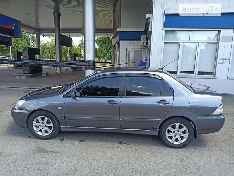 Седан Mitsubishi Lancer 2005 в Киеве