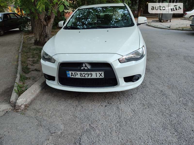 Седан Mitsubishi Lancer 2015 в Запорожье