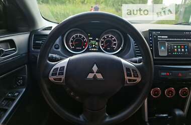 Седан Mitsubishi Lancer 2015 в Києві