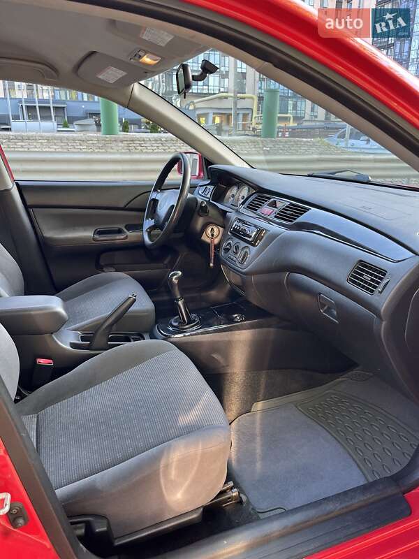 Універсал Mitsubishi Lancer 2004 в Дніпрі фото 7 Універсал Mitsubishi Lancer 2004 в Дніпрі