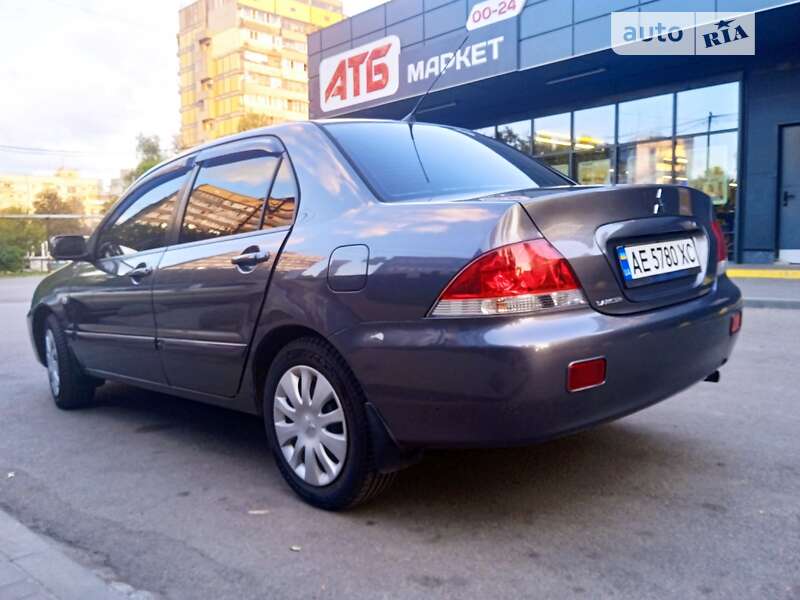 Седан Mitsubishi Lancer 2006 в Днепре