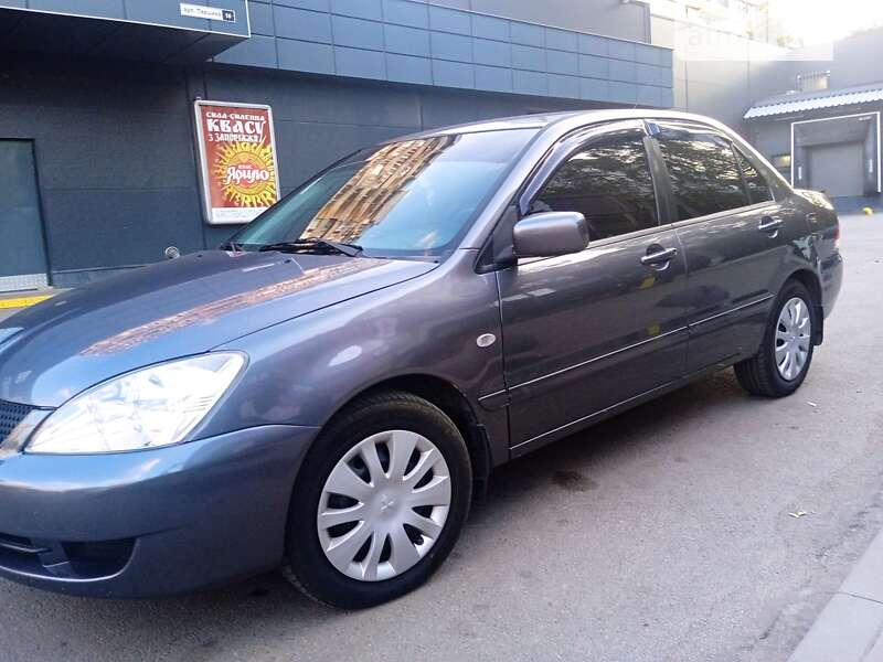 Седан Mitsubishi Lancer 2006 в Днепре