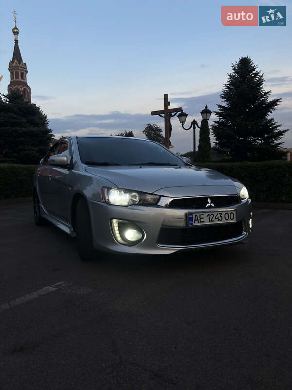 Седан Mitsubishi Lancer 2017 в Каменском