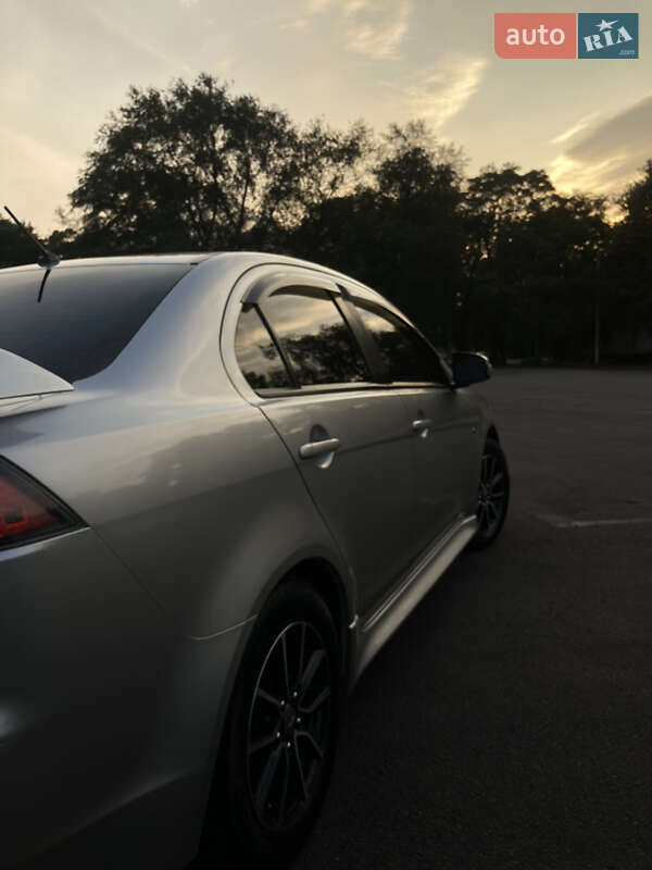 Седан Mitsubishi Lancer 2017 в Каменском