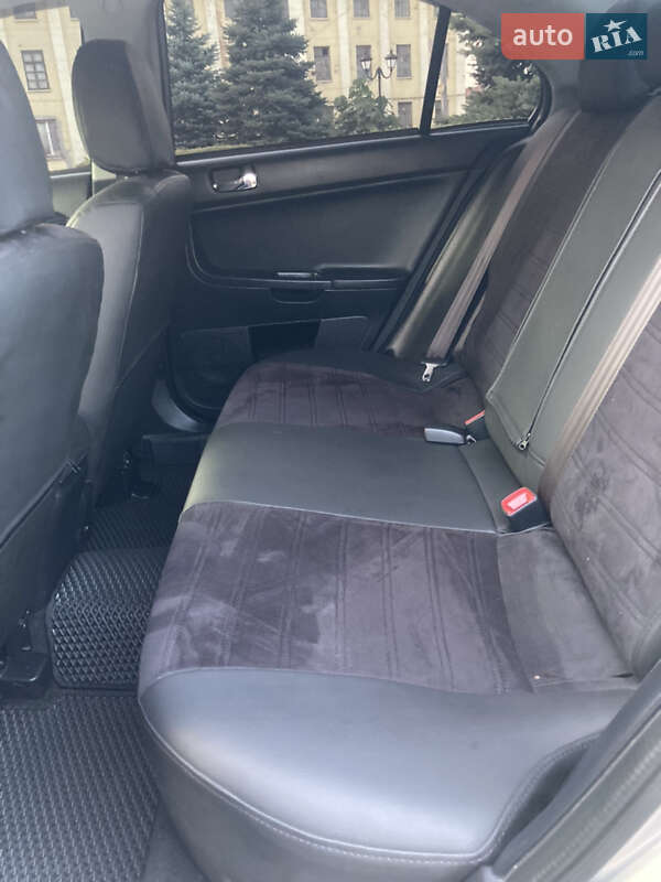 Седан Mitsubishi Lancer 2017 в Каменском