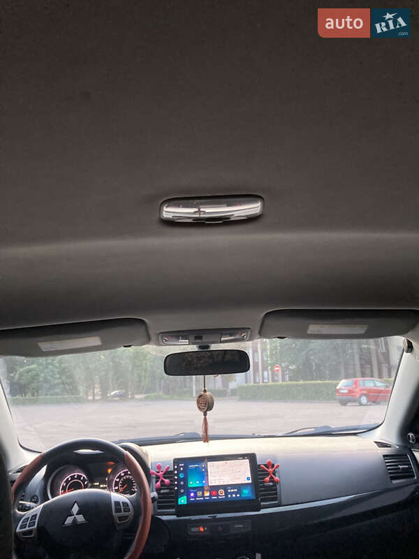 Седан Mitsubishi Lancer 2017 в Каменском