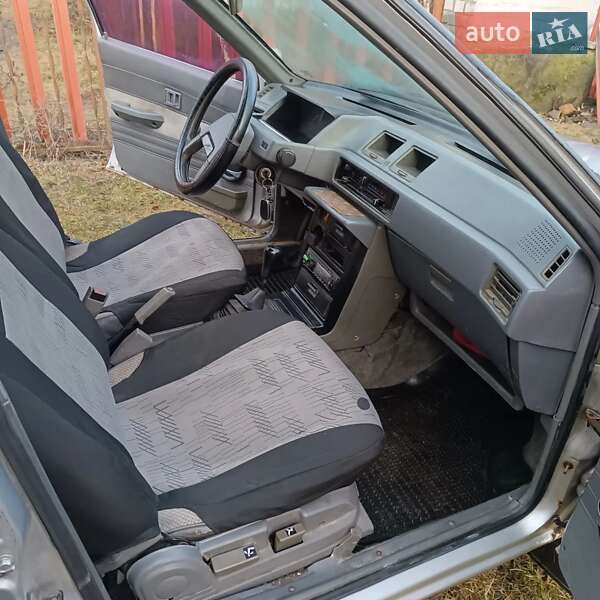 Седан Mitsubishi Lancer 1987 в Житомире