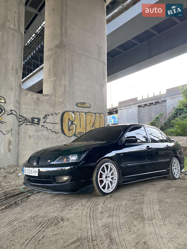 Седан Mitsubishi Lancer 2006 в Гайсину