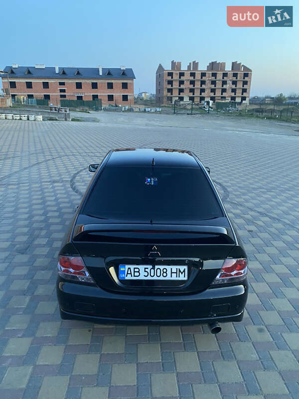 Седан Mitsubishi Lancer 2006 в Гайсину