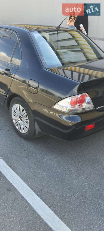 Седан Mitsubishi Lancer 2009 в Киеве