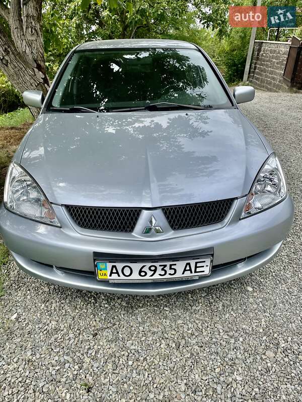 Седан Mitsubishi Lancer 2006 в Виноградове фото 5 Седан Mitsubishi Lancer 2006 в Виноградове