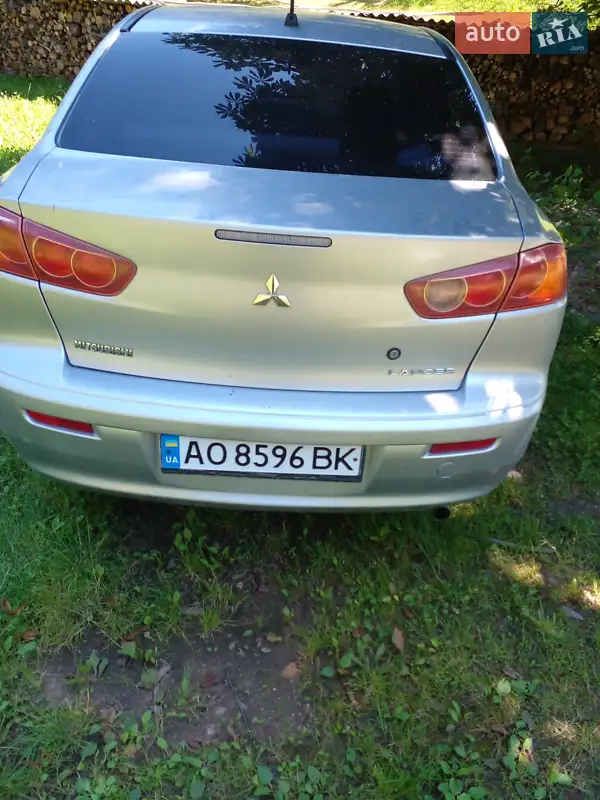 Mitsubishi Lancer