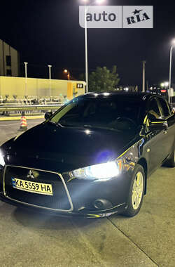 Седан Mitsubishi Lancer 2013 в Киеве