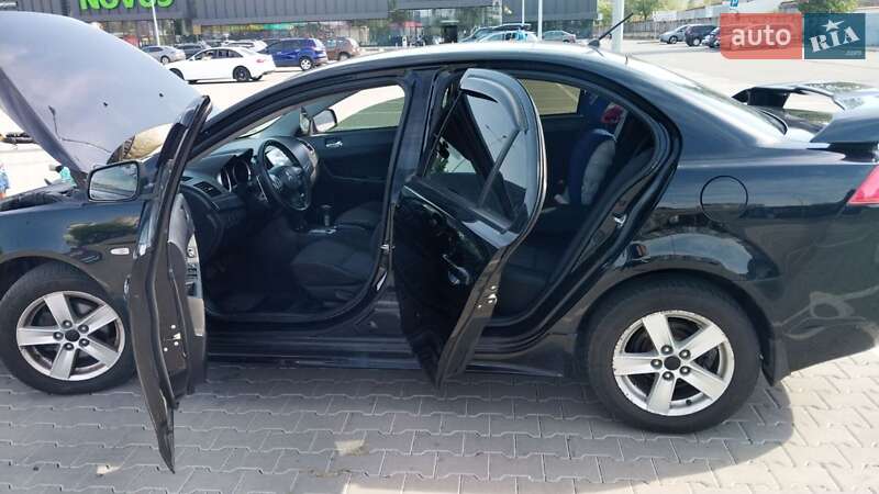 Седан Mitsubishi Lancer 2007 в Киеве