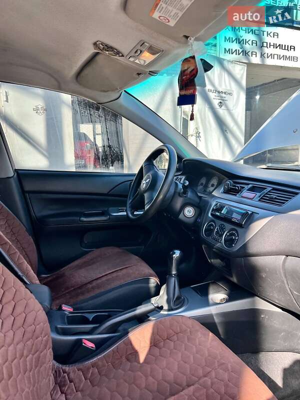 Седан Mitsubishi Lancer 2006 в Запоріжжі