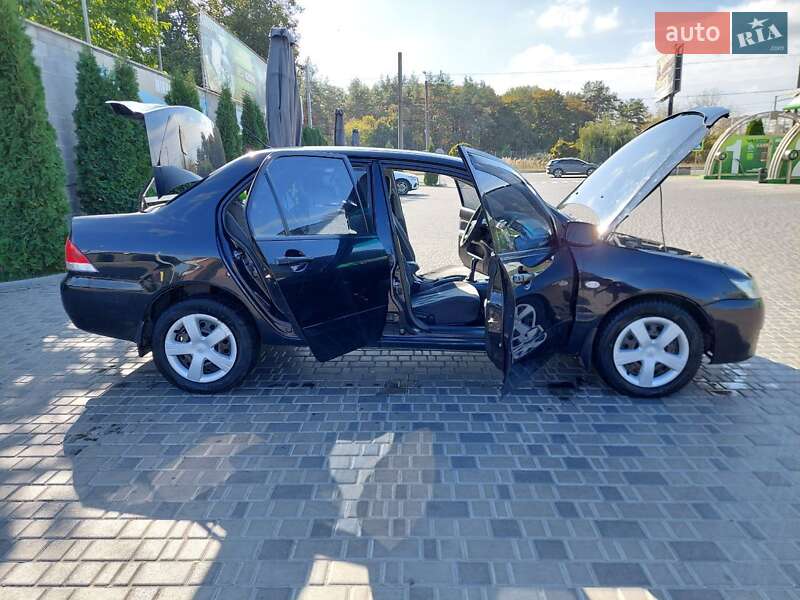 Седан Mitsubishi Lancer 2005 в Кропивницком