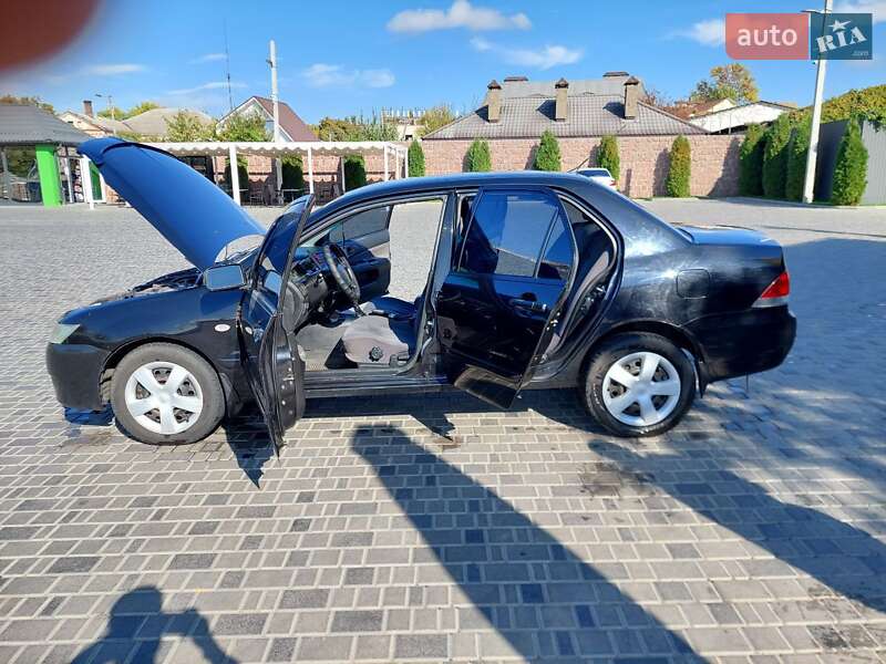 Седан Mitsubishi Lancer 2005 в Кропивницком