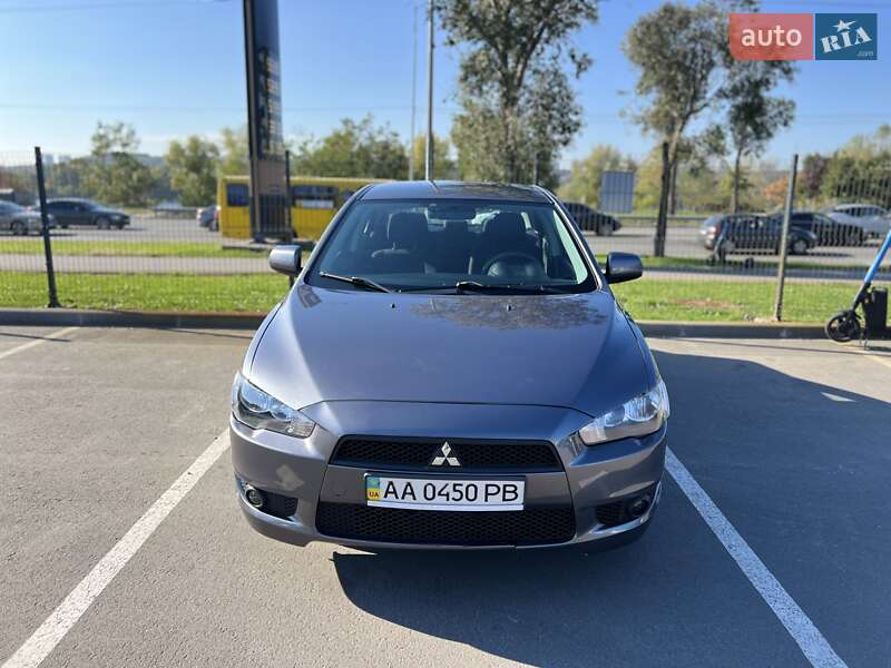 Mitsubishi Lancer 2011