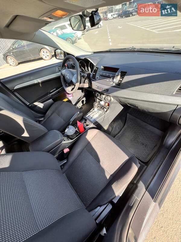 Седан Mitsubishi Lancer 2011 в Києві