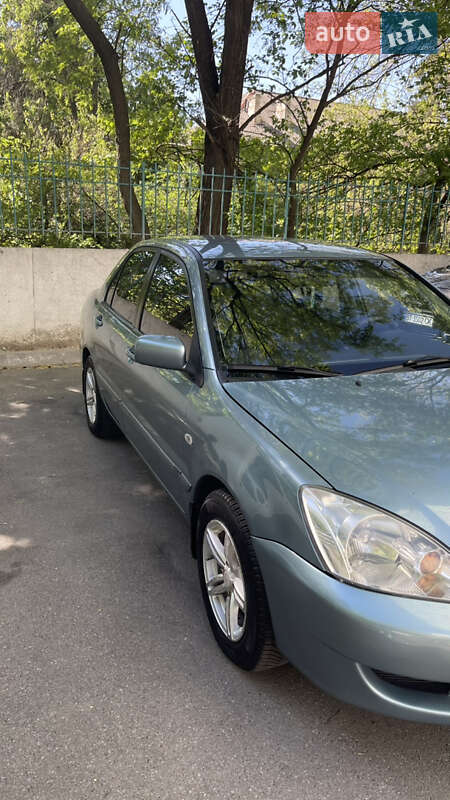 Седан Mitsubishi Lancer 2007 в Киеве