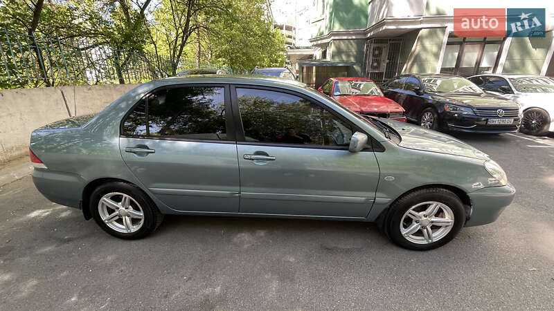 Седан Mitsubishi Lancer 2007 в Киеве