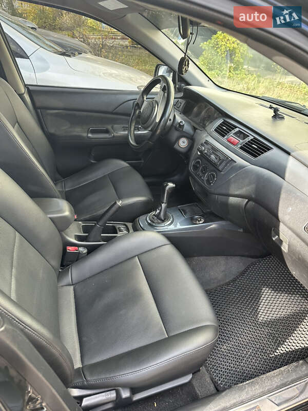 Седан Mitsubishi Lancer 2005 в Запорожье