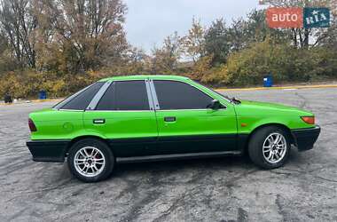 Лифтбек Mitsubishi Lancer 1993 в 