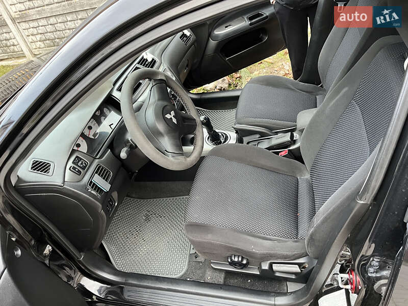 Седан Mitsubishi Lancer 2006 в Львове
