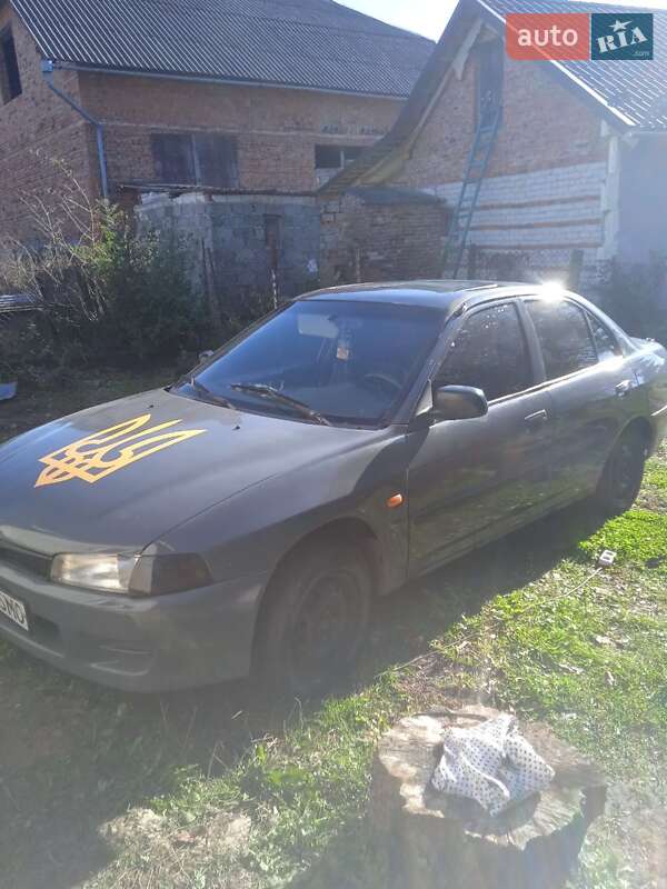 Седан Mitsubishi Lancer 1996 в Стрию