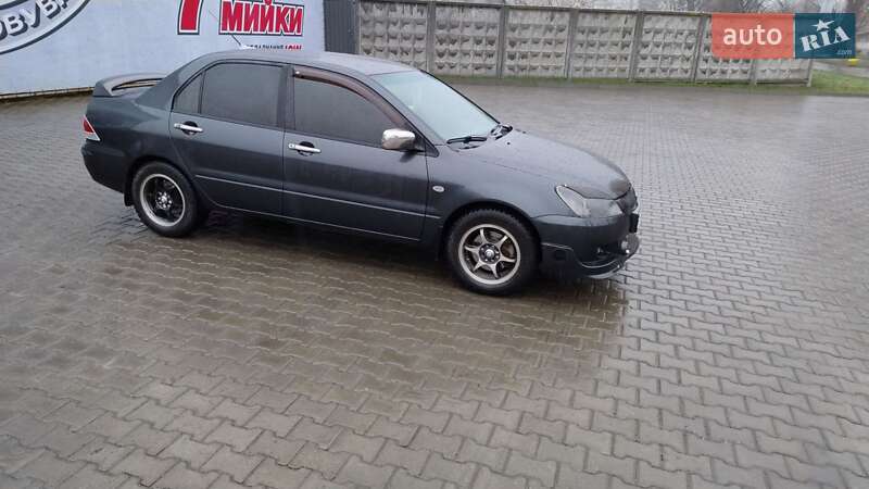 Седан Mitsubishi Lancer 2004 в Хмельницком