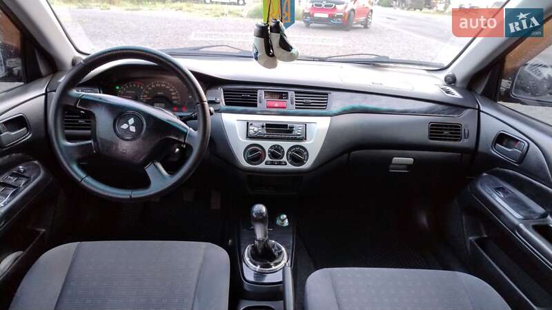 Седан Mitsubishi Lancer 2004 в Хмельницком