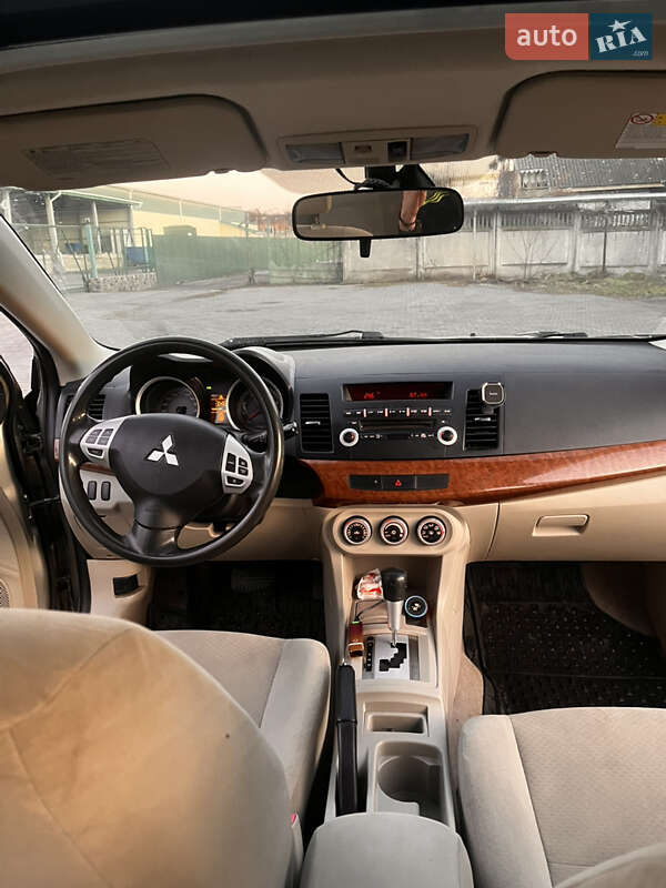 Седан Mitsubishi Lancer 2008 в Виннице