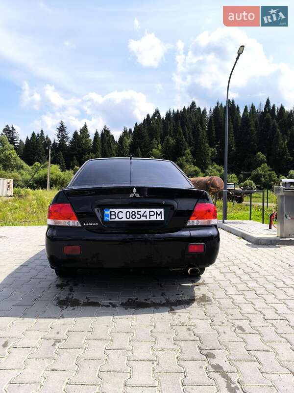 Седан Mitsubishi Lancer 2004 в Сходнице фото 6 Седан Mitsubishi Lancer 2004 в Сходнице