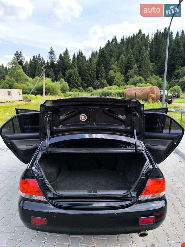 Седан Mitsubishi Lancer 2004 в Сходнице фото 9 Седан Mitsubishi Lancer 2004 в Сходнице