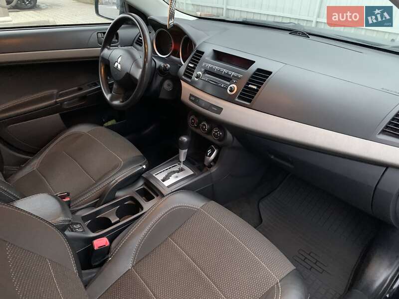 Седан Mitsubishi Lancer 2008 в Новому Бузі