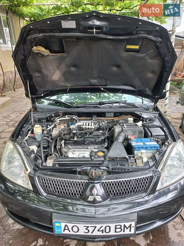 Седан Mitsubishi Lancer 2006 в Ужгороде