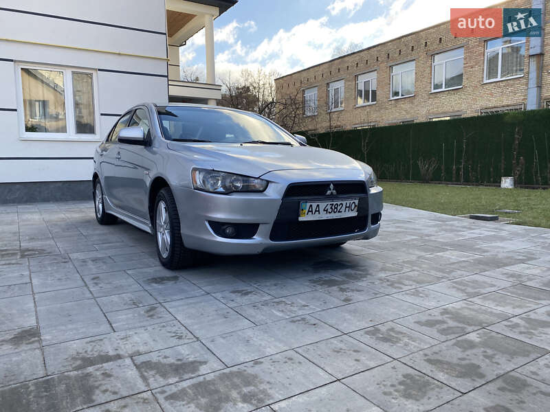 Седан Mitsubishi Lancer 2008 в Києві