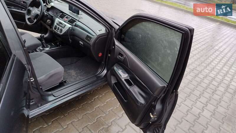 Седан Mitsubishi Lancer 2004 в Хмельницком