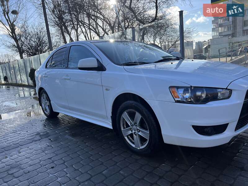 Хэтчбек Mitsubishi Lancer 2009 в 