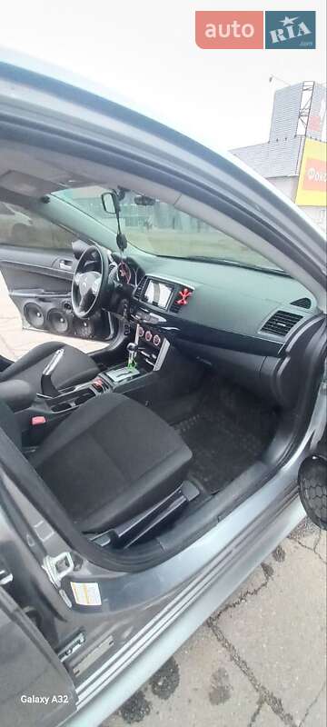 Седан Mitsubishi Lancer 2016 в Кривом Роге
