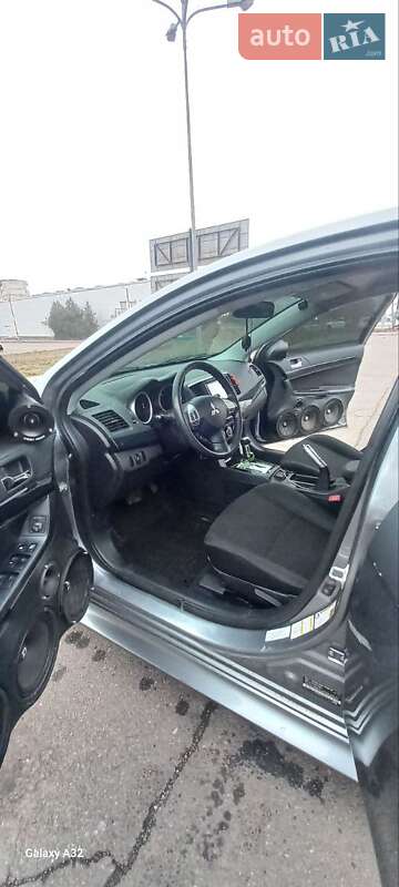 Седан Mitsubishi Lancer 2016 в Кривом Роге